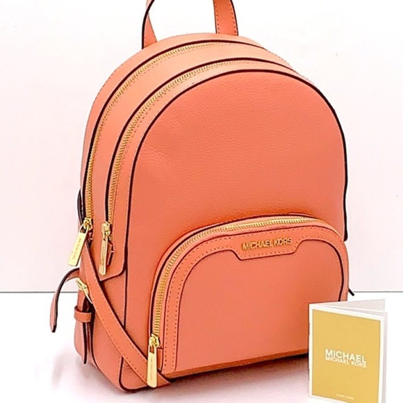 Michael Kors Handbags - MICHAEL KORS
Jaycee Medium Zip Pocket Pebbled Leather Backpack